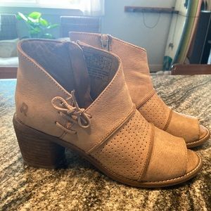 ROAN size 7 authentic leather booties Tan